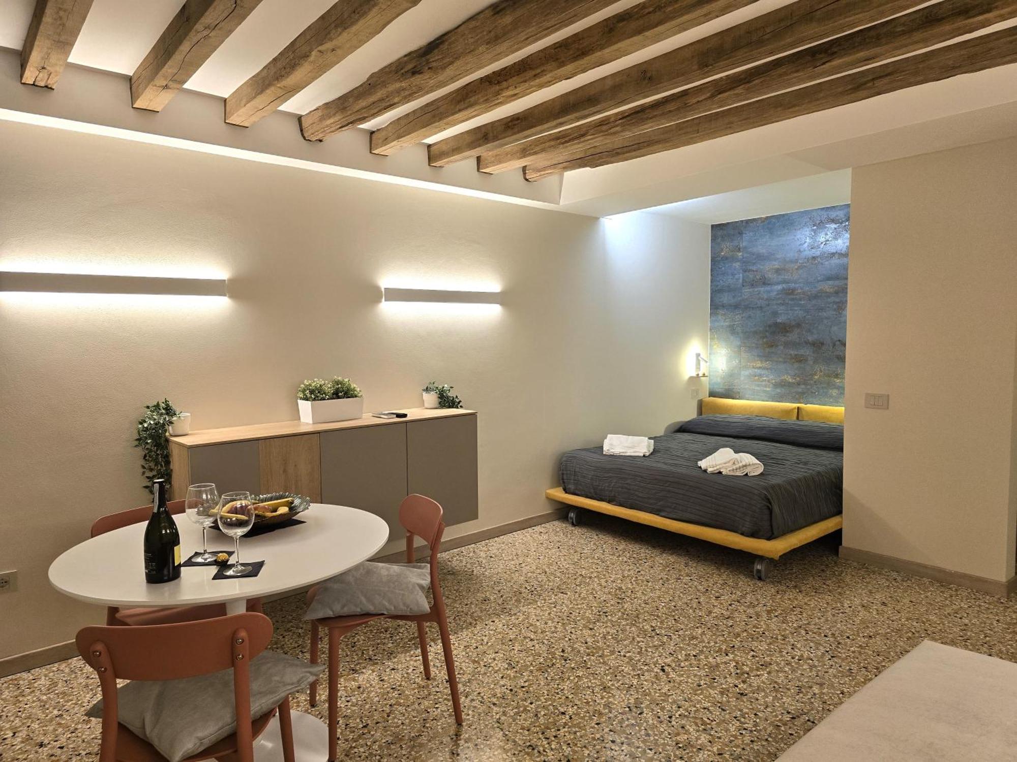 Cozy Studio With Canal View Veneţia Exterior foto